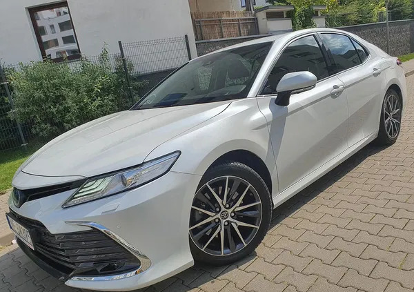 samochody osobowe Toyota Camry cena 160900 przebieg: 41991, rok produkcji 2021 z Kałuszyn